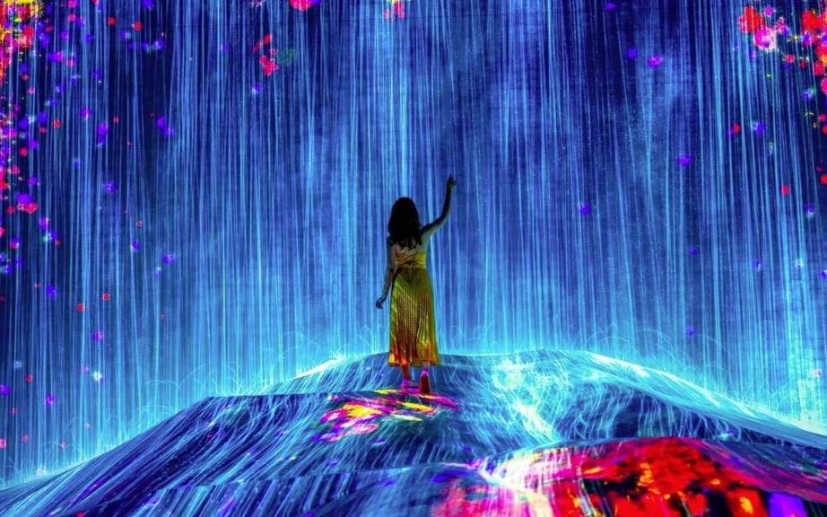 Waterfall of light at Teamlab Borderless